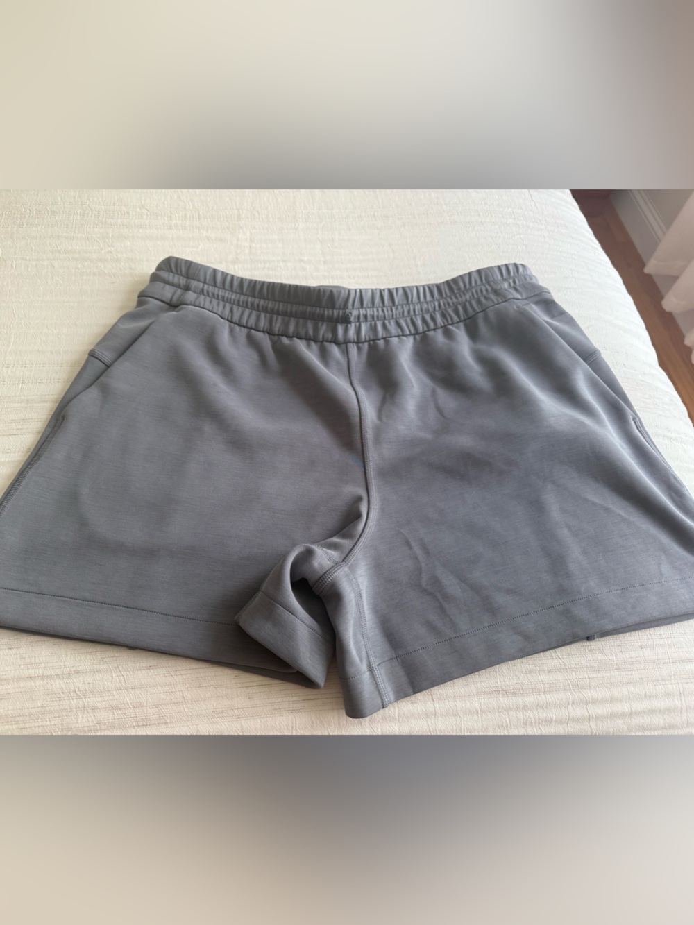 lululemon athletica Softstreme High-Rise Short 4" blue/gray size 10